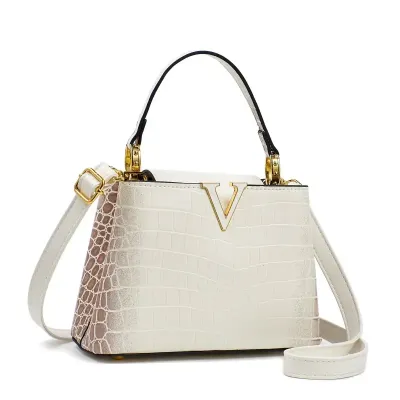  V-shaped bucket bag